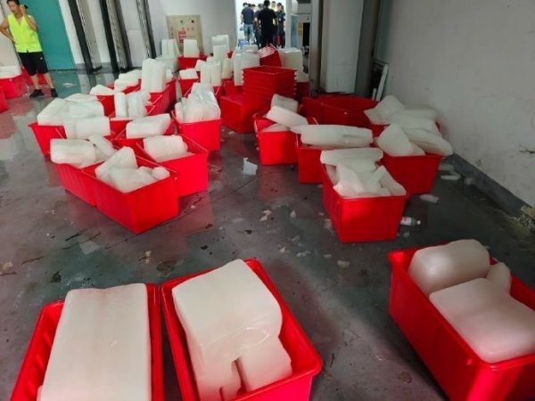 防暑!苏媒:淮安队、镇江队主场共准备105吨冰块+70个饮水点