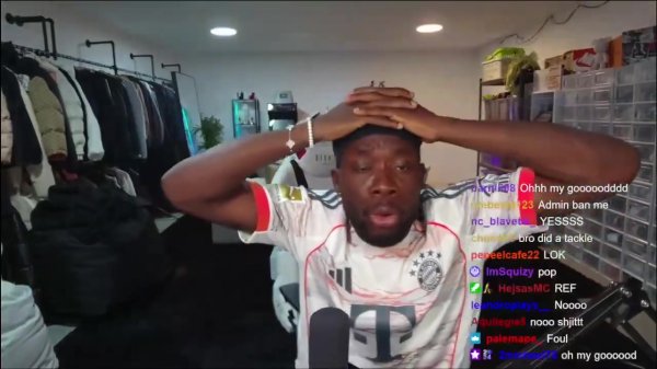 直播目睹穆西亚拉重伤😨戴维斯吓得瞪大眼睛双手抱头(音量预警)
