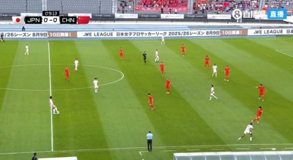 10分钟即丢球！记者：四后卫和五后卫的切换，对国足来说有点复杂