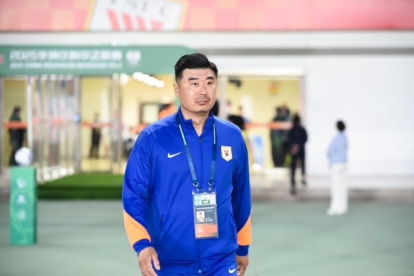 已外租彭欣力、阿卜杜肉苏力！鲁媒：泰山队夏窗调整并未结束