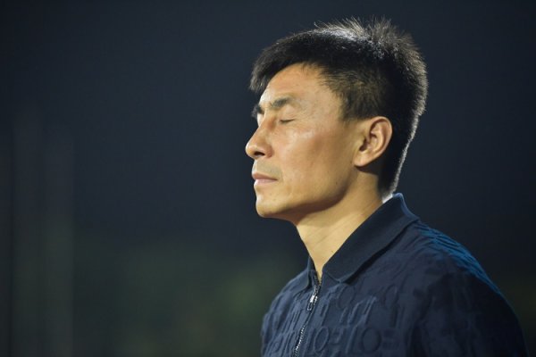 率中国足球小将夺冠！李玮锋：希望越来越多人俯下身段投身青训