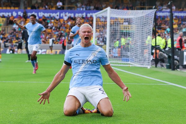 英超：哈兰德双响赖因德斯传射 曼城4-0狼队开门红
