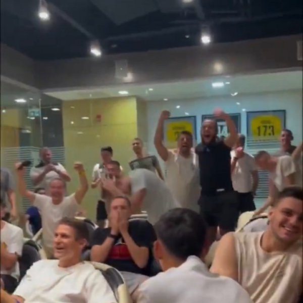 太开心了！欧冠主场作战  抽到皇马，凯拉特球员激动呐喊、抱头不敢相信